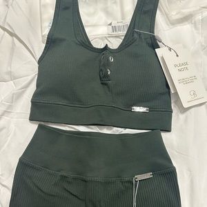 New with tags Bombshell sportswear army green seamless set size medium